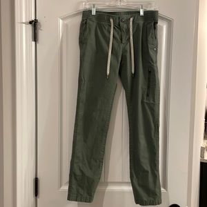 Vuori Women’s Ripstop Pant - size S - color Army